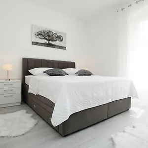 Marinela Apartment Split