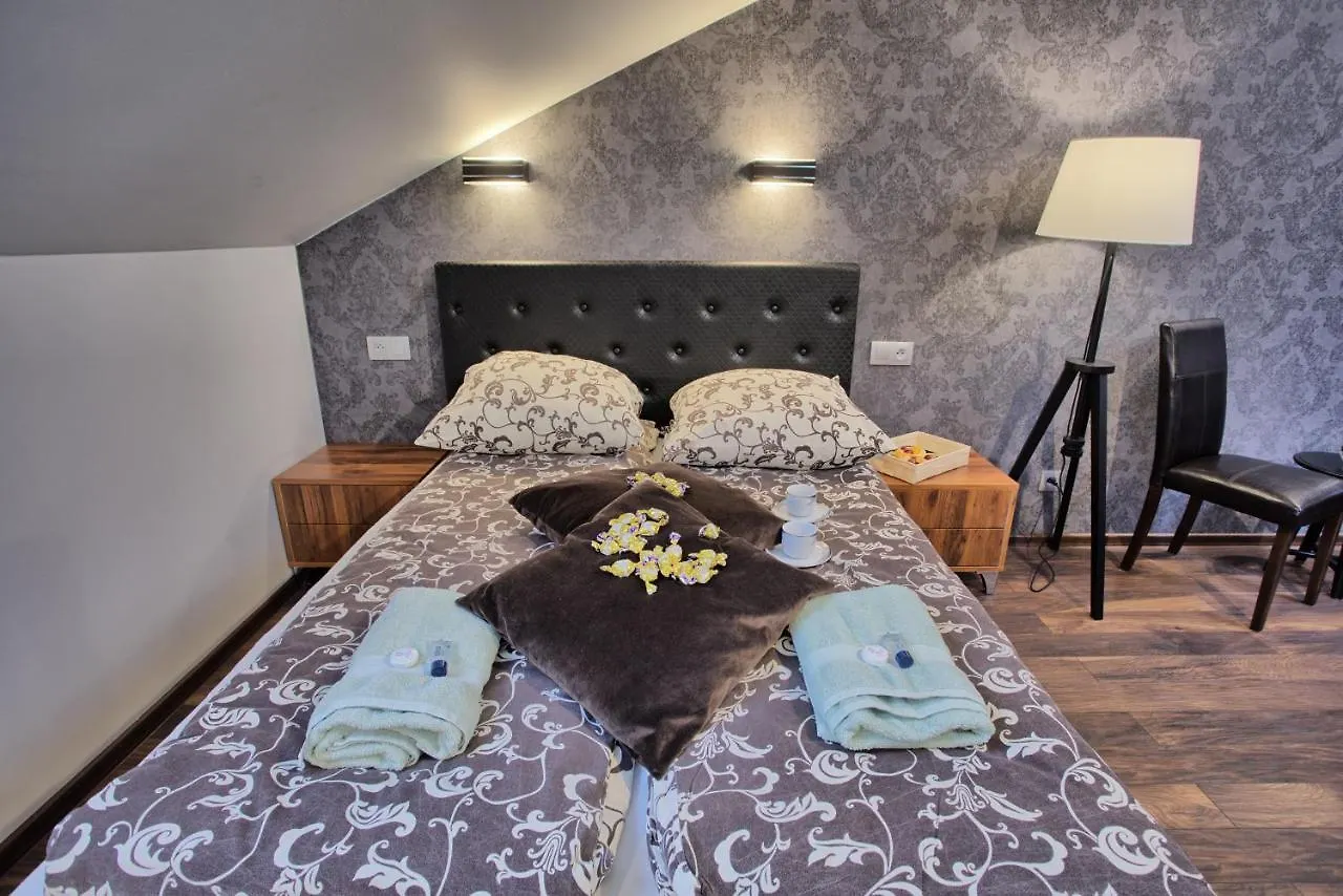 Café Garden Residence Cracovia 0*,